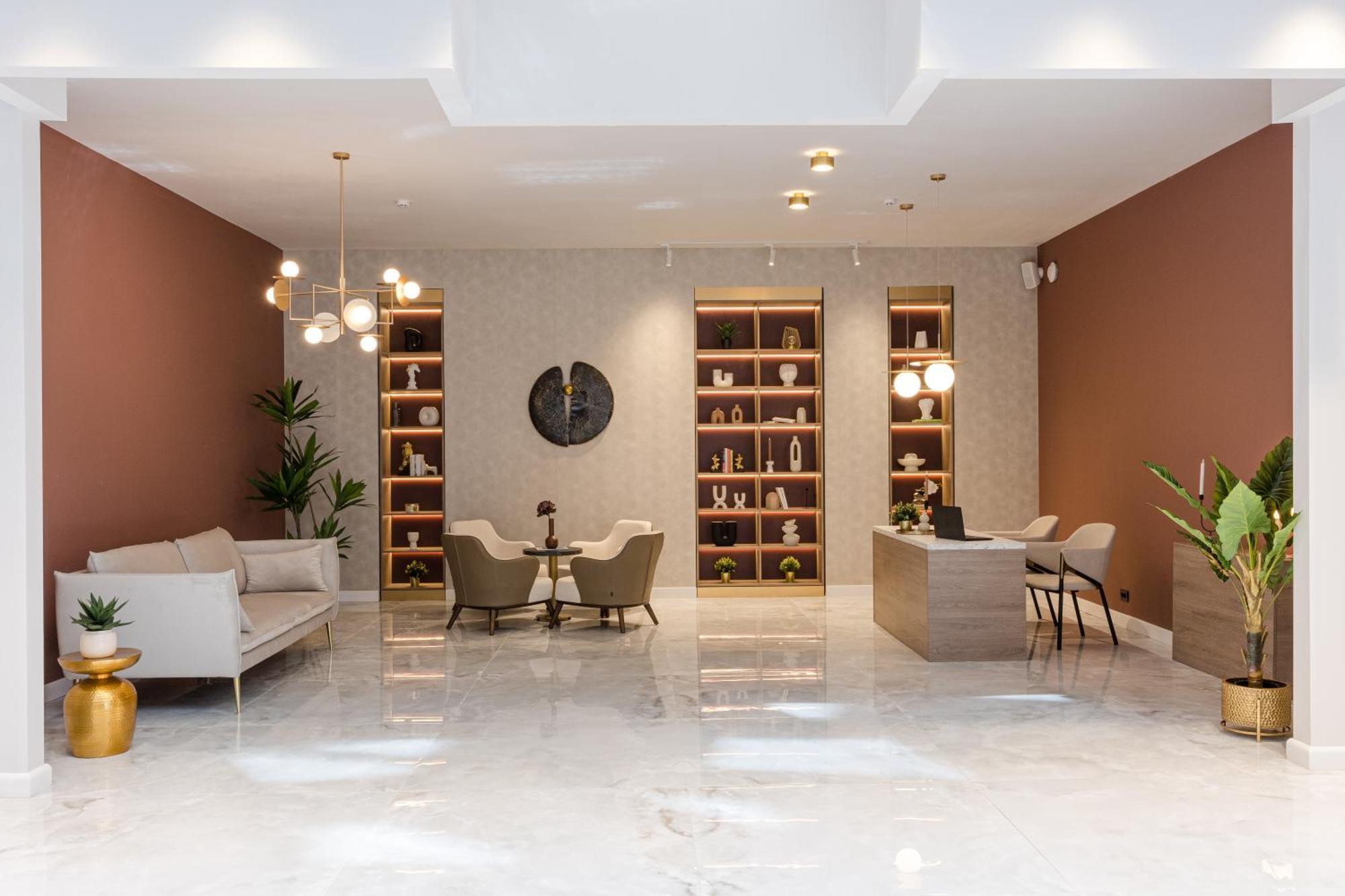 Ramada By Wyndham Bucharest Otopeni Airport Buitenkant foto